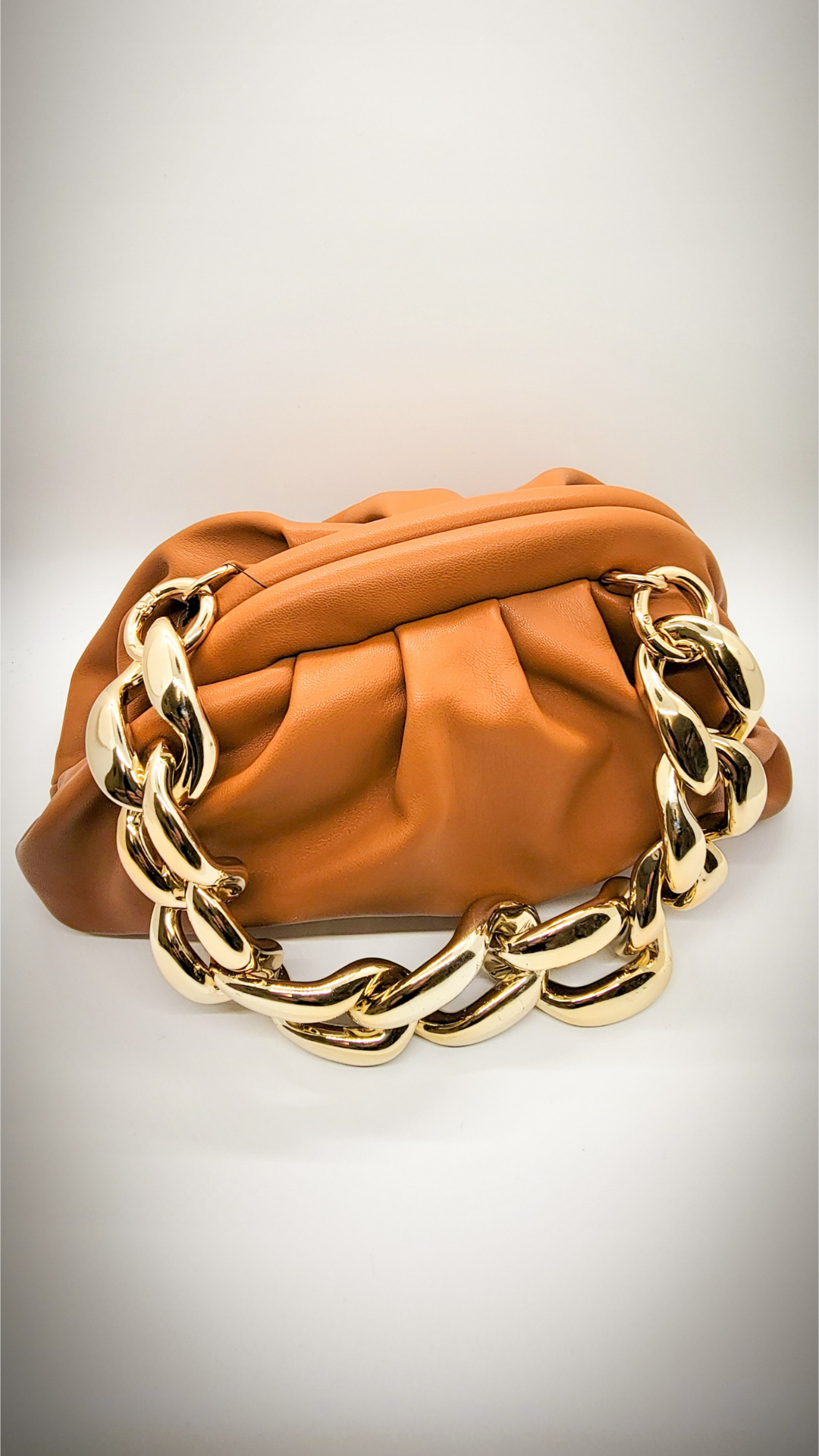 Crossbody with Oversized Chain