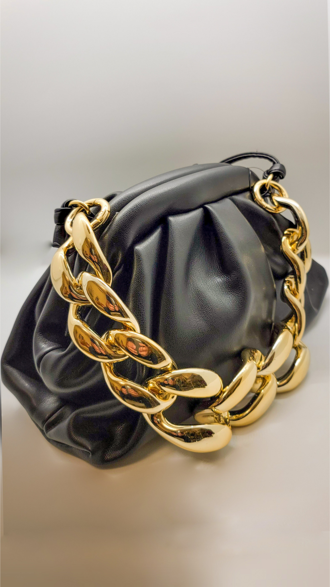 Crossbody with Oversized Chain